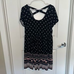 Short sleeve, cross back Torrid challis dress